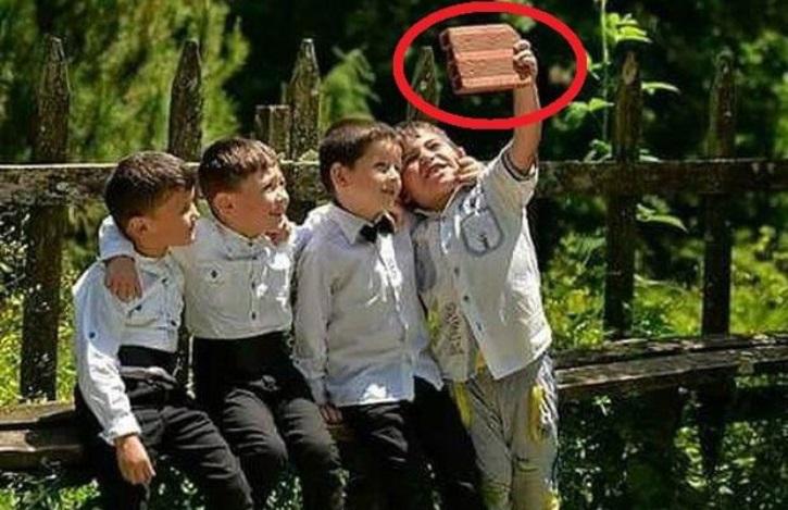 Kərpic ilə selfi çəkdirən uşaqların xəyalı gerçək oldu - fotolar