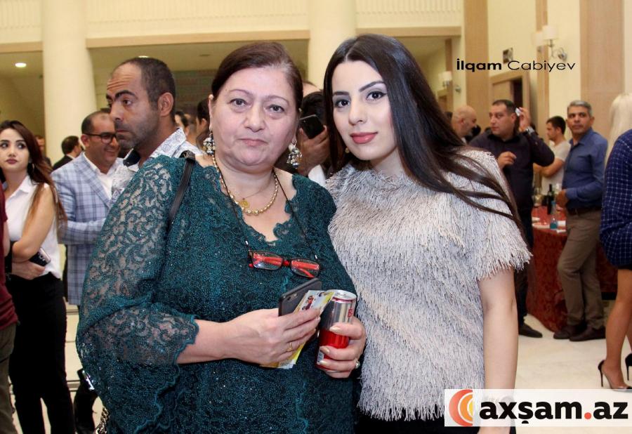 Müşviqin hamilə xanımı onu izləməyə gəldi -  Fotolar