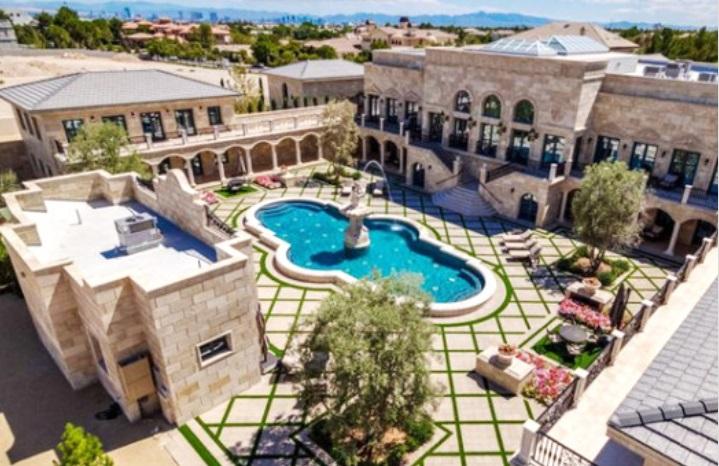 Məşhur idmançı bu evi 10 milyon dollara aldı - Fotolar