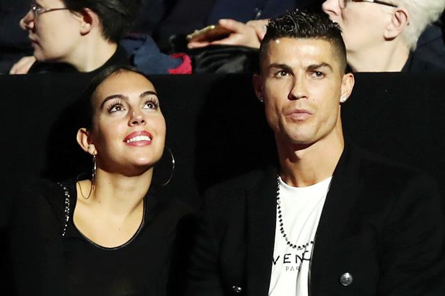 Ronaldo kilsə axtarışına çıxıb