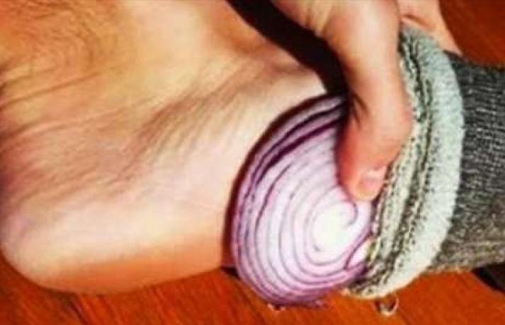 Corabın içinə soğan qoyub yatmağın inanılmaz faydaları