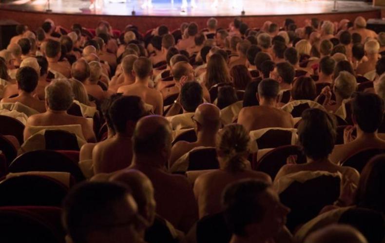 Bu teatrda aktyorlar da, tamaşaçılar da çılpaqdır - Fotolar