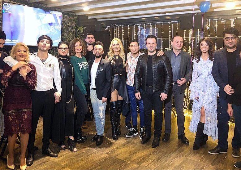 Məşhurlar onun ad gününə yığışdı –  Fotolar