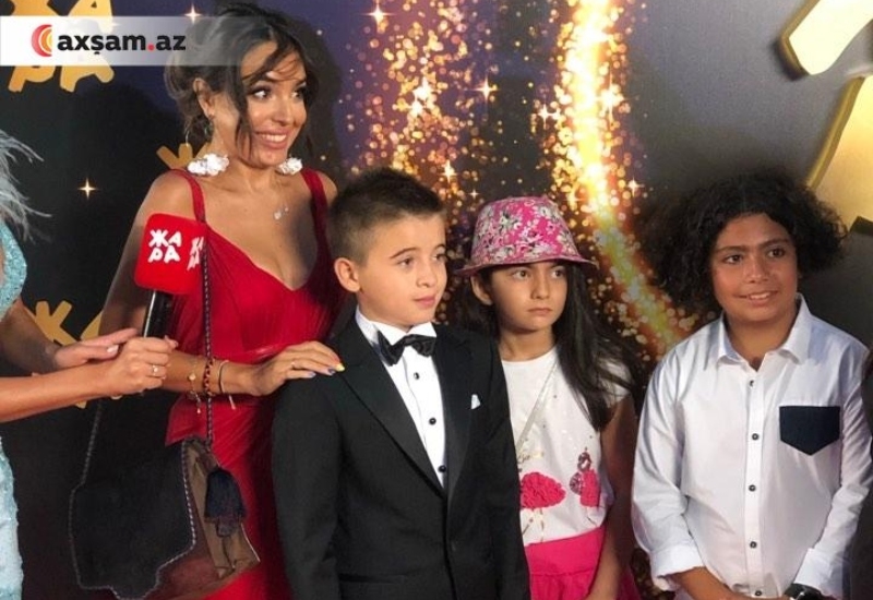 Leyla Əliyeva qırmızı xalçada bu dəfə oğlu ilə - Fotolar+Video