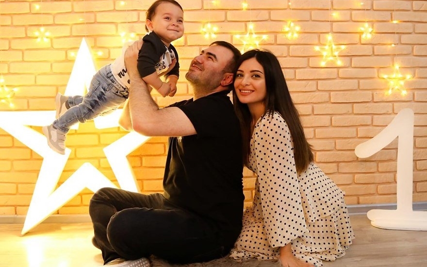 Şəhriyar Məmmədyarov ailəsi ilə kamera qarşısına keçdi - Fotolar