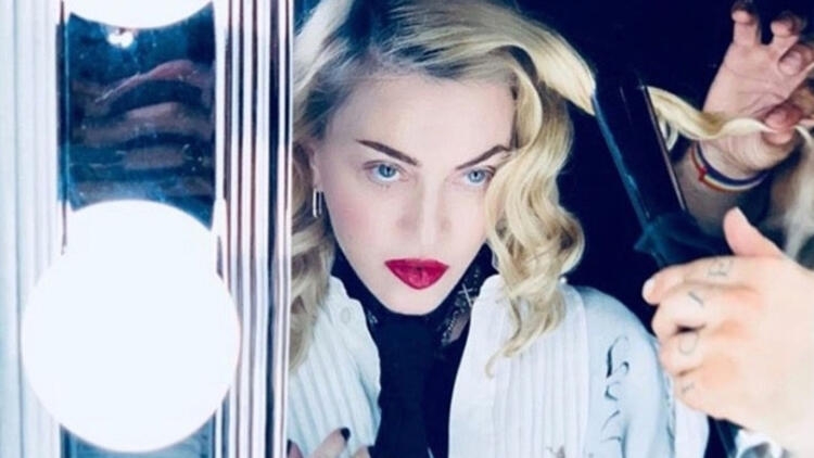 Madonna konsertlərini təxirə saldı