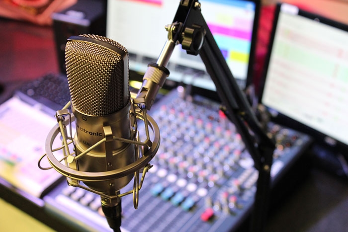 Yeni radio kanalı üçün beş şirkət mübarizə aparacaq