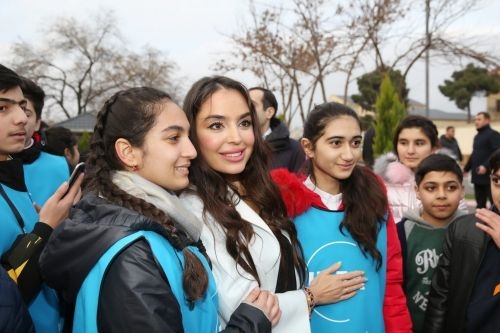 Leyla Əliyeva daha bir həyətin açılışında - Fotolar