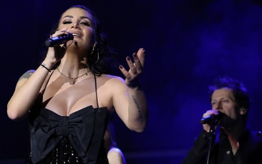 “Azərbaycanlı kişiyə aşiq olsam, atamı-anamı tanımaram” - İrem Derici