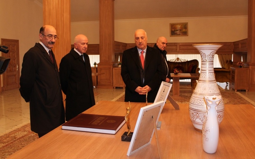 Nazir Sumqayıtda mədəniyyət ocaqlarının fəaliyyəti ilə tanış olub