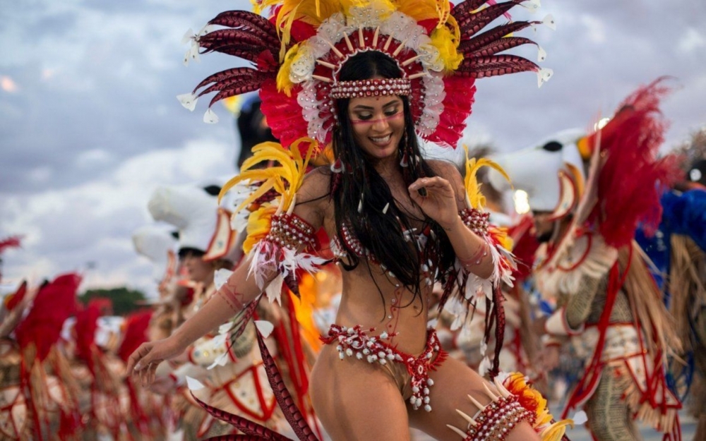 Braziliya karnavalı rekord vurdu -  Fotolar