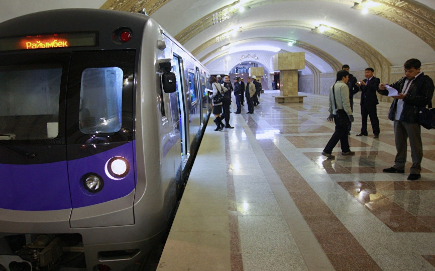Almatı metrosunda "koronavirus" zarafatı edən gənc həbs olundu