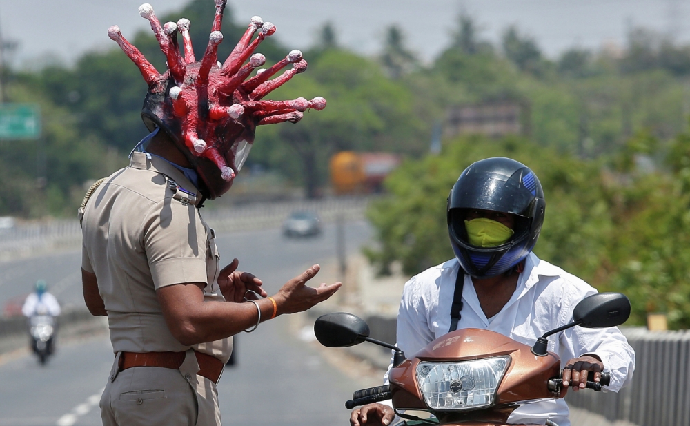 Hindistanda polis insanları bu görünüşdə saxlayır -  Fotolar