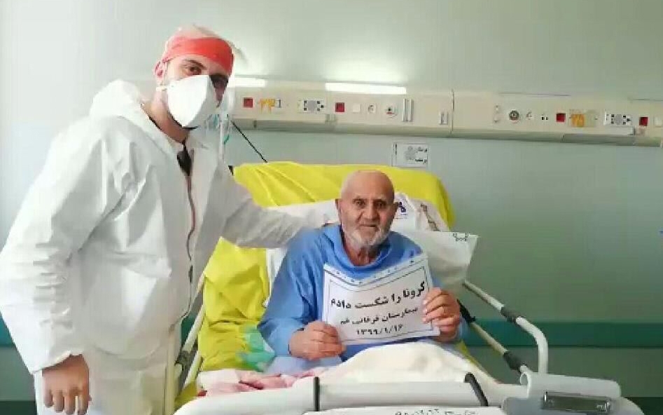 100 yaşlı kişi koronavirusa qalib gəldi - Foto