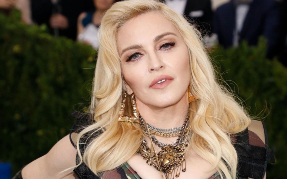 Hakerlər Madonnanın məlumatlarını hərraca çıxara bilər