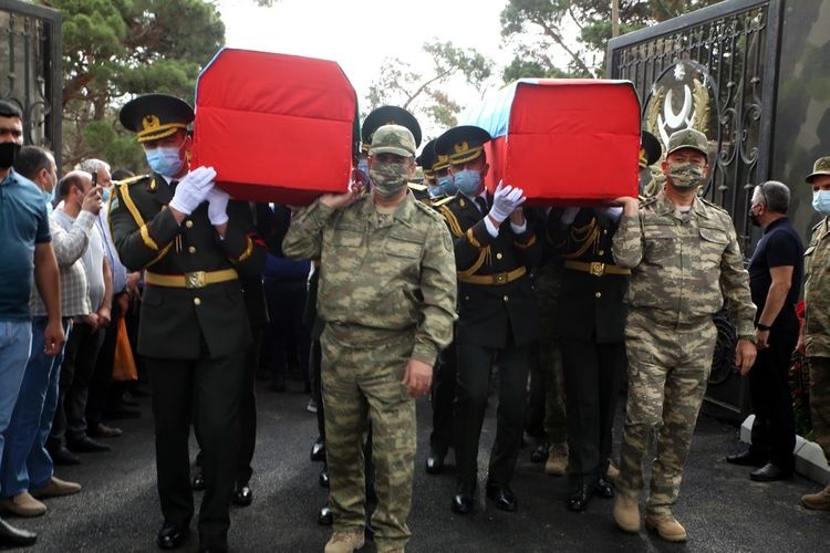 Zakir Həsənov şəhidlərlə vida mərasimində -  Fotolar
