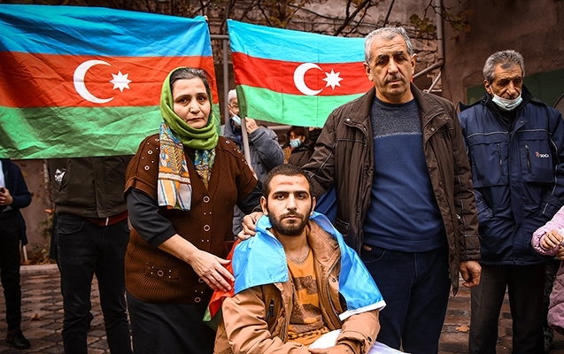 Döyüşdə bir ayağını itirən 23 yaşlı Abbas belə qarşılandı -  Fotolar