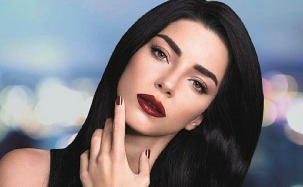Merve xarici görünüşündə dəyişiklik etdi - Fotolar