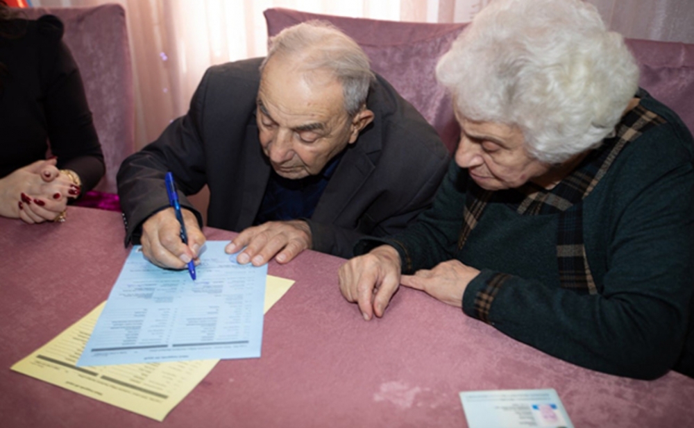 Bakıda 87 yaşlı kişi ilə 78 yaşlı qadın evləndi
