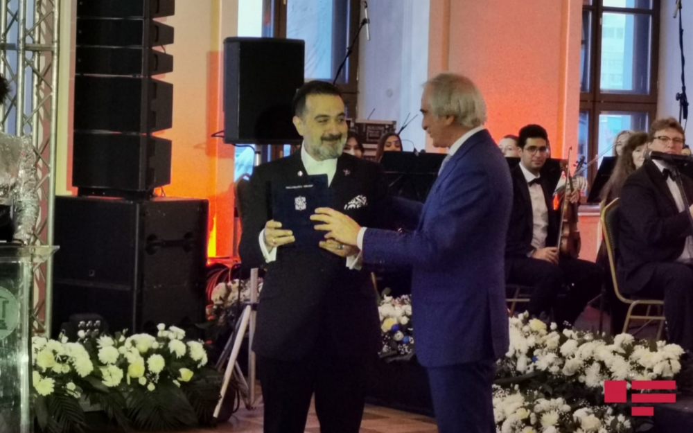 Xalq artistimizə MDB-nin baş mükafatı verildi - Fotolar