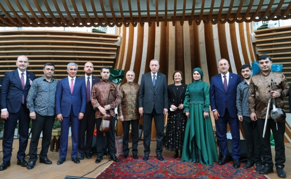 Alim Qasımov və qızı Ərdoğan üçün "Sarı gəlin" oxudu