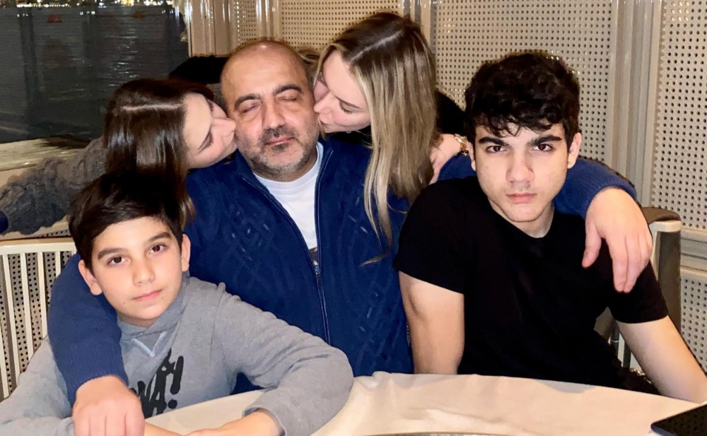 Mübariz Mənsimovun övladları ilə - Fotoları