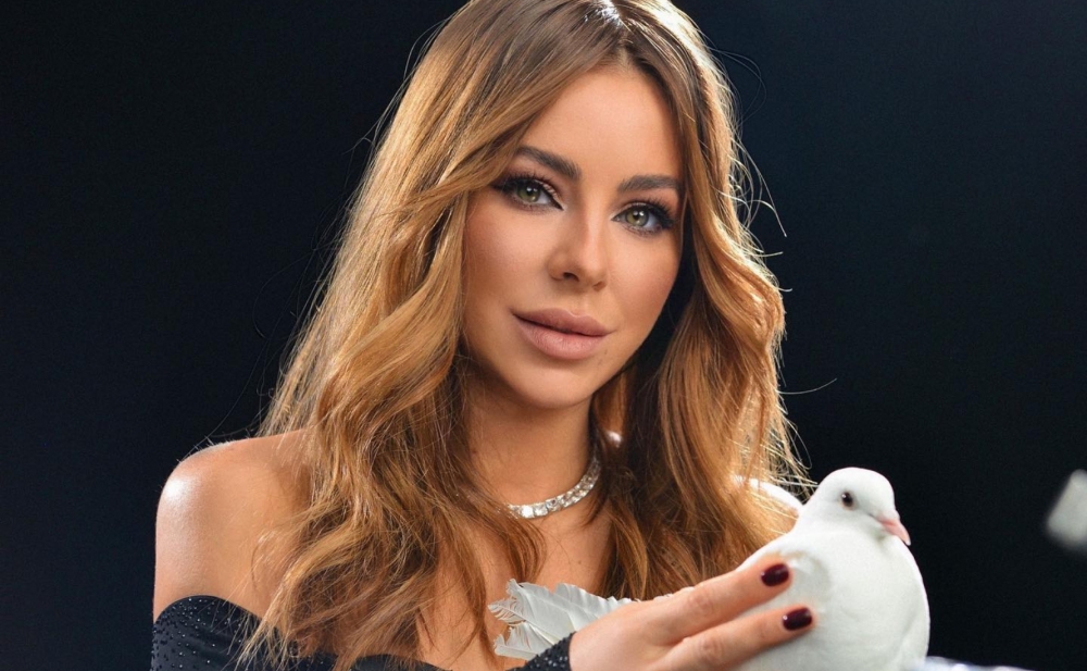 "Yaxınlarım Ukraynada atəş altındadır" - Ani Lorak