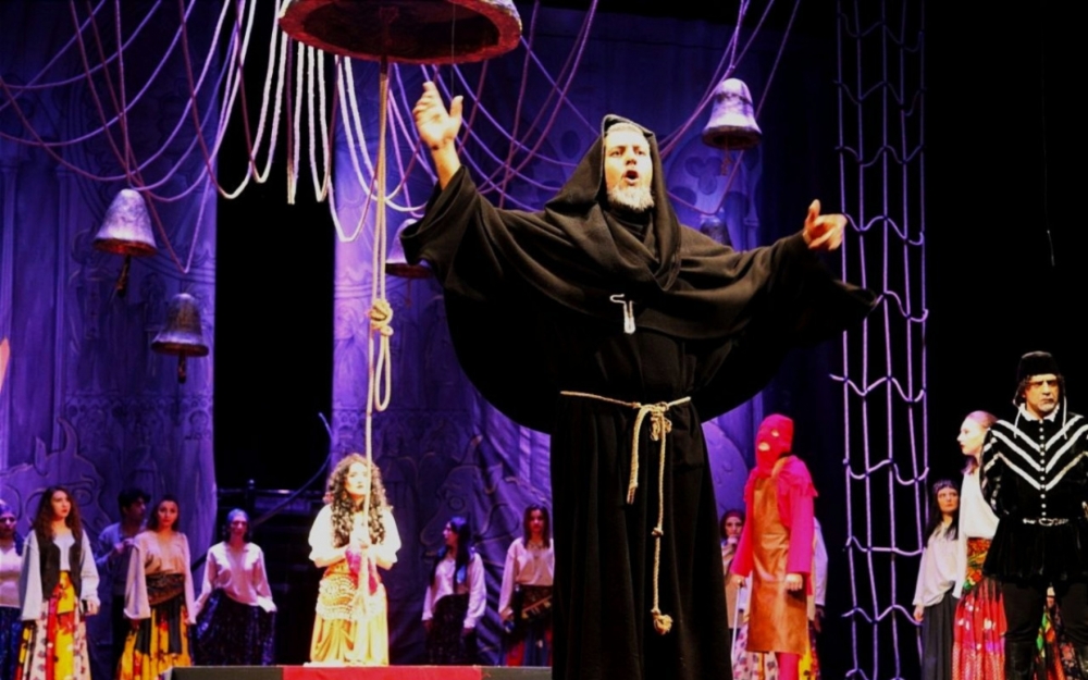 Milli Teatr Günündə “Paris Notr-Dama ithaf” nümayiş olunacaq