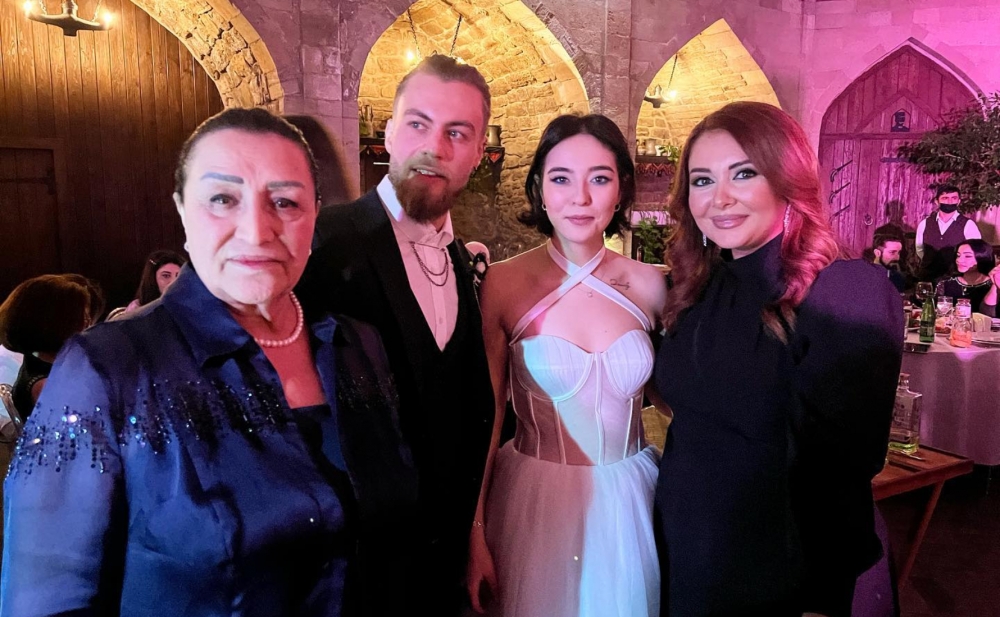 Şərqiyyə Hüseynovanın nəvəsinin toyundan - Fotolar+Video