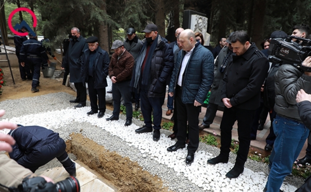 Rüstəm İbrahimbəyov dəfn edildi - Fotolar+Yenilənib
