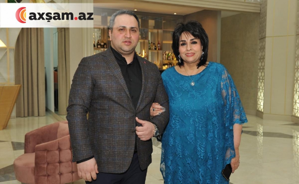 Əməkdar artist məclisə oğlu ilə gəldi - Fotolar