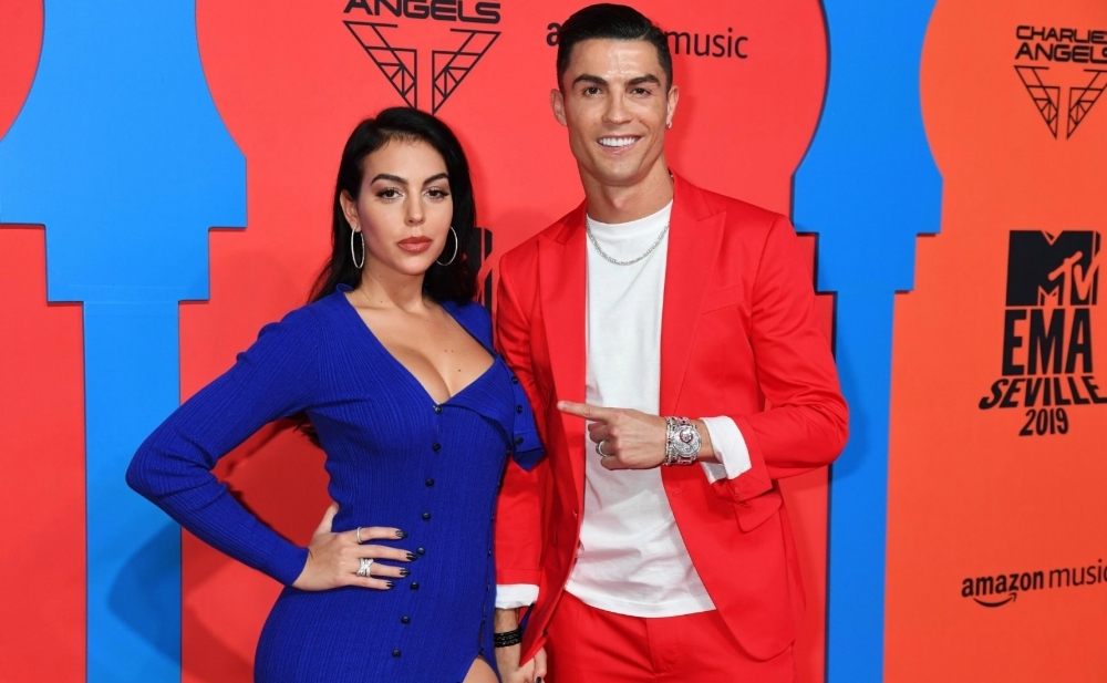 Ronaldo ilə Corcina ayrılır?