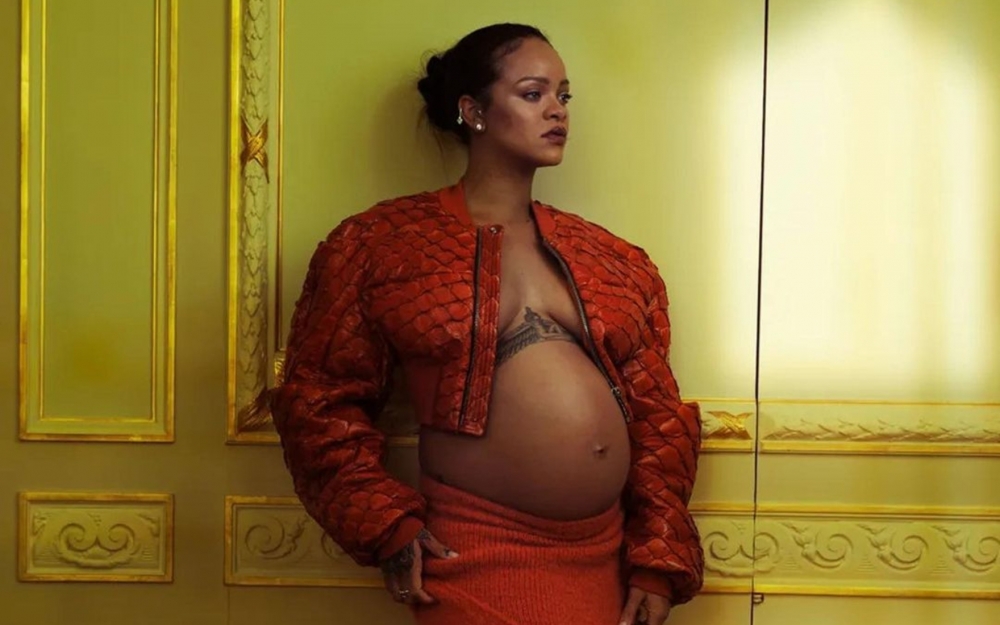 Rihannadan hamiləlik fotosessiyası