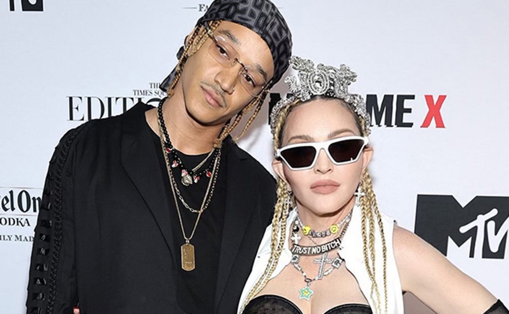 Madonna özündən 35 yaş kiçik sevgilisindən ayrıldı