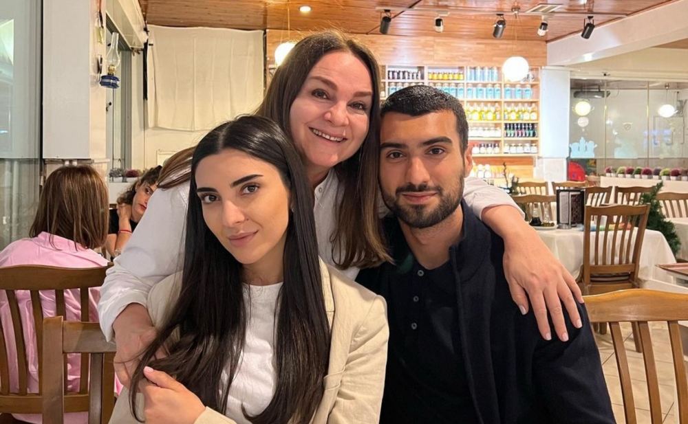 Mahir Emreli və bacısı ilə fotolarını paylaşdı