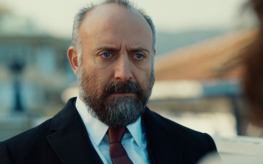 Halit Ergençin tərəf müqabili dəyişdi - Foto