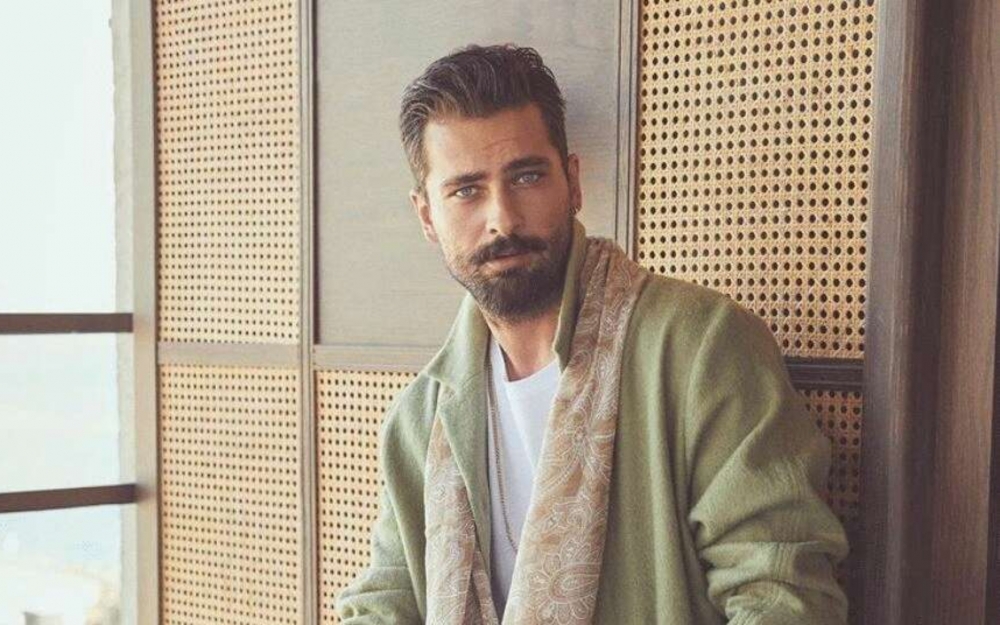 Onur onunla tərəf müqabili olacaq - Foto