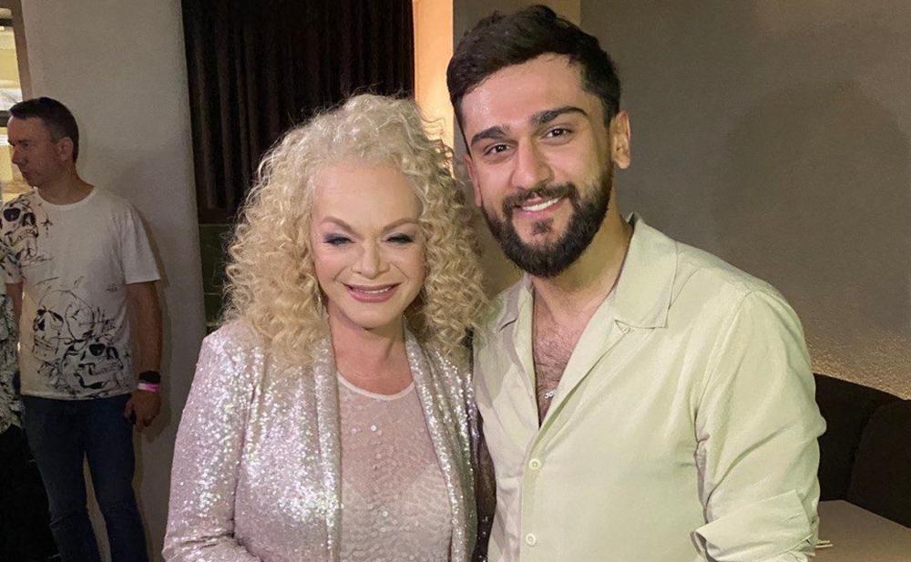 Larisa Dolinadan Jony ilə bağlı paylaşım - Fotolar
