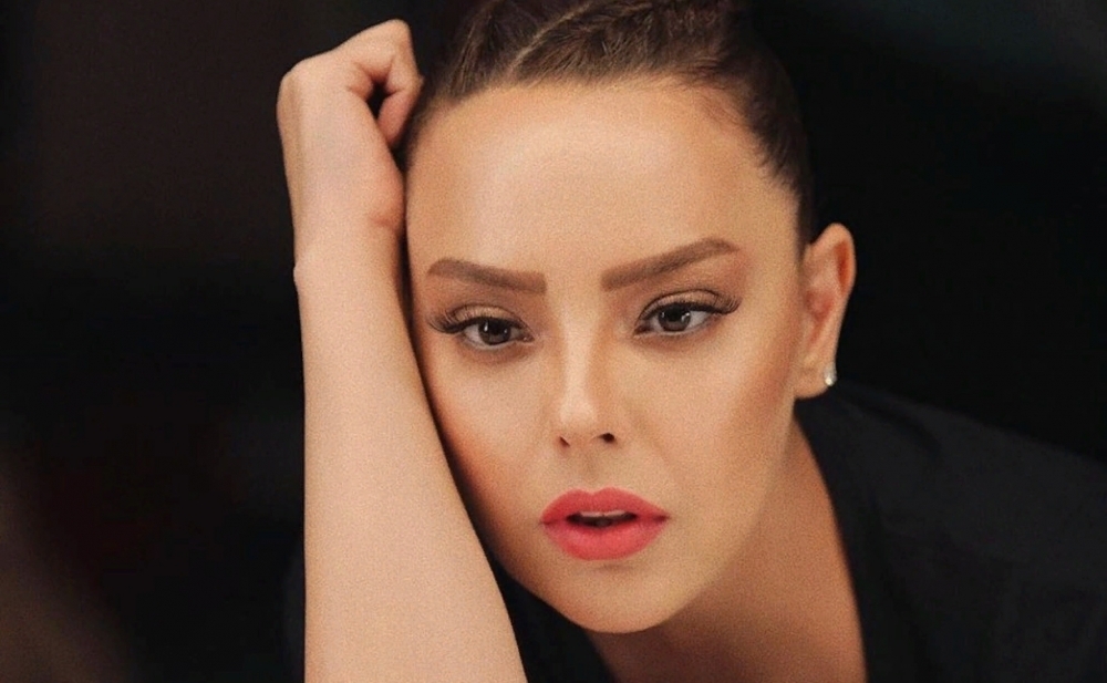 Ebru Gündəş konsert qiymətini qaldırdı