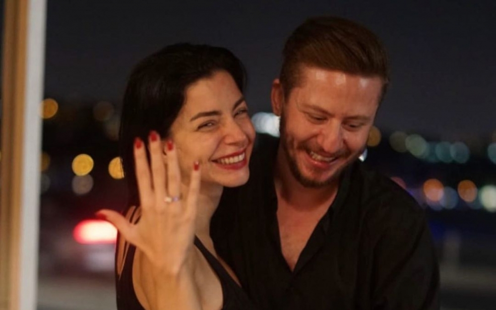 Merve Boluğura sürpriz evlilik təklifi - Video