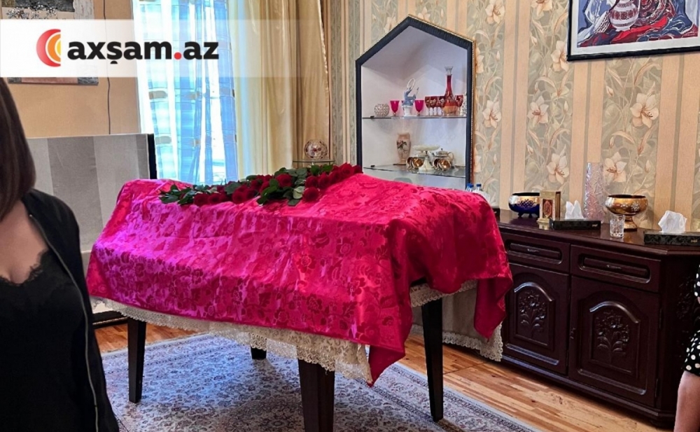 Dostları Rəhim Rəhimlini son mənzilə yola salır - Fotolar