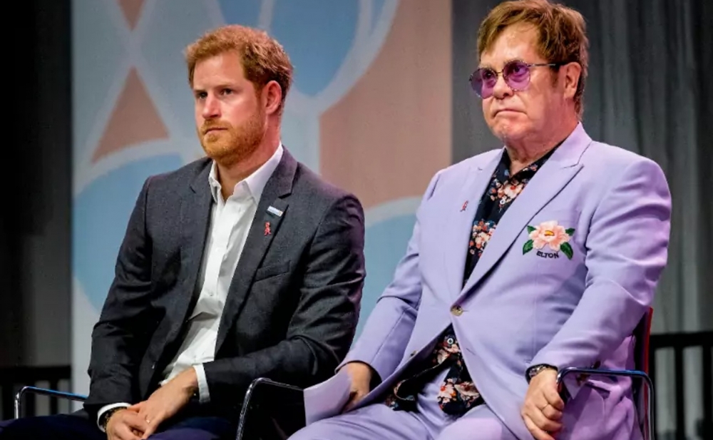 Elton Conla Harri məşhur nəşri məhkəməyə verdi