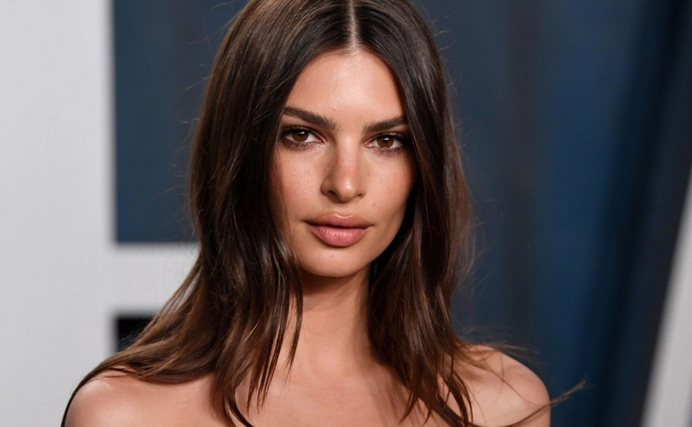 Məşhur model biseksual olduğunu etriaf etdi