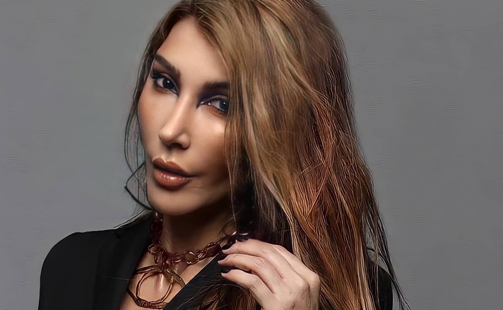 Hande Yenerin səhnədə ürəyi getdi