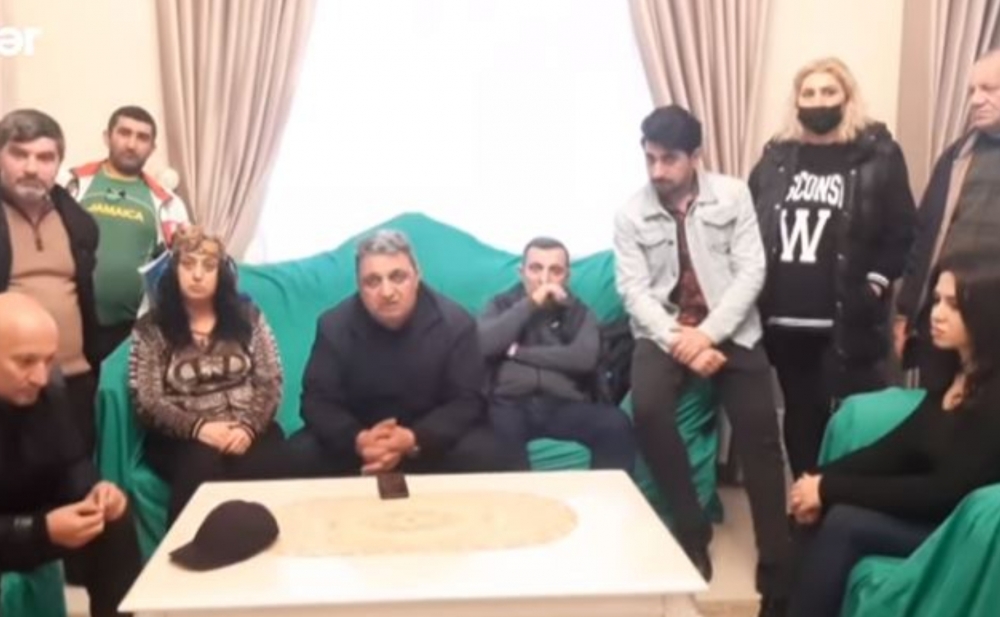 "Maaşlar 8 ay yox, 2 gün gecikib" - Nazirlikdən açıqlama