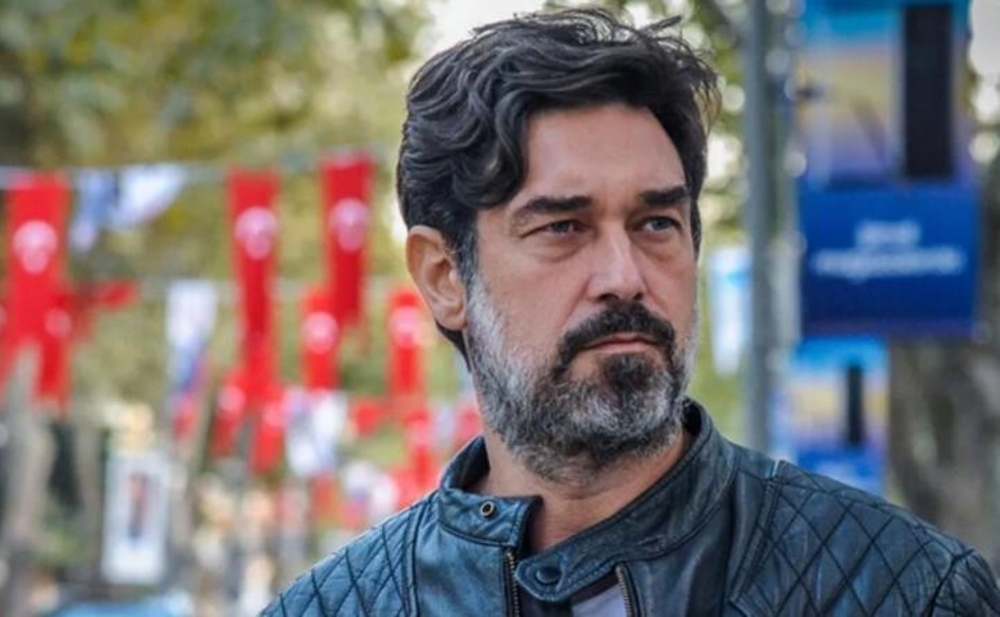 50 yaşlı aktyor yeni sevgilisi ilə - Foto