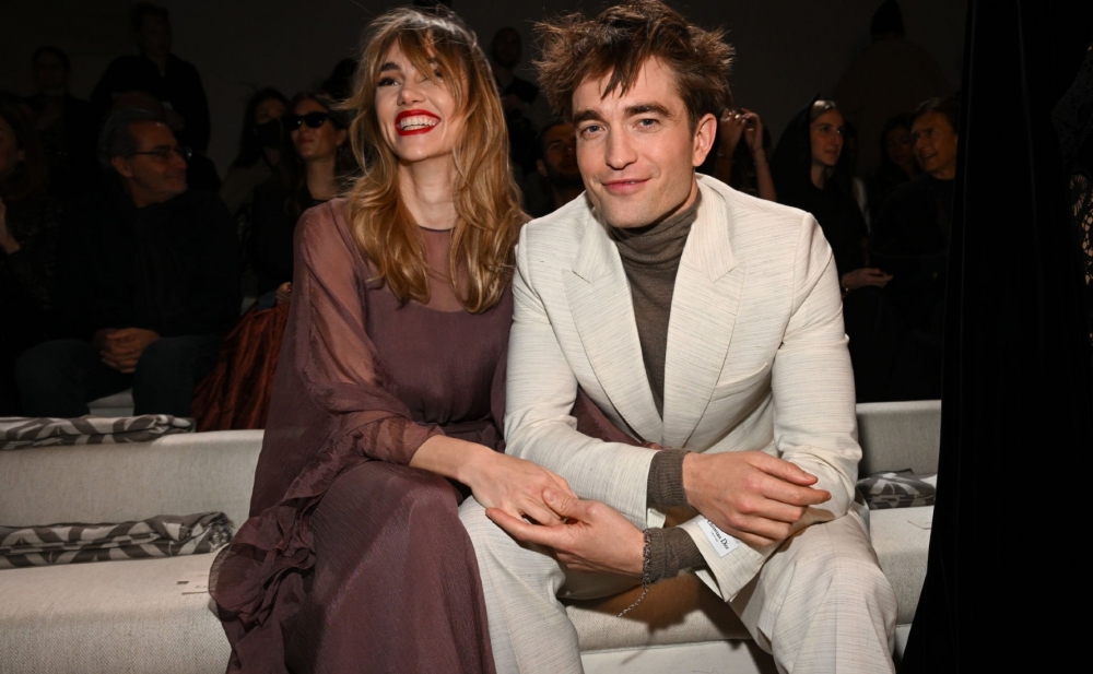 Robert Pattinson ilk dəfə sevgilisini göstərdi - Fotolar