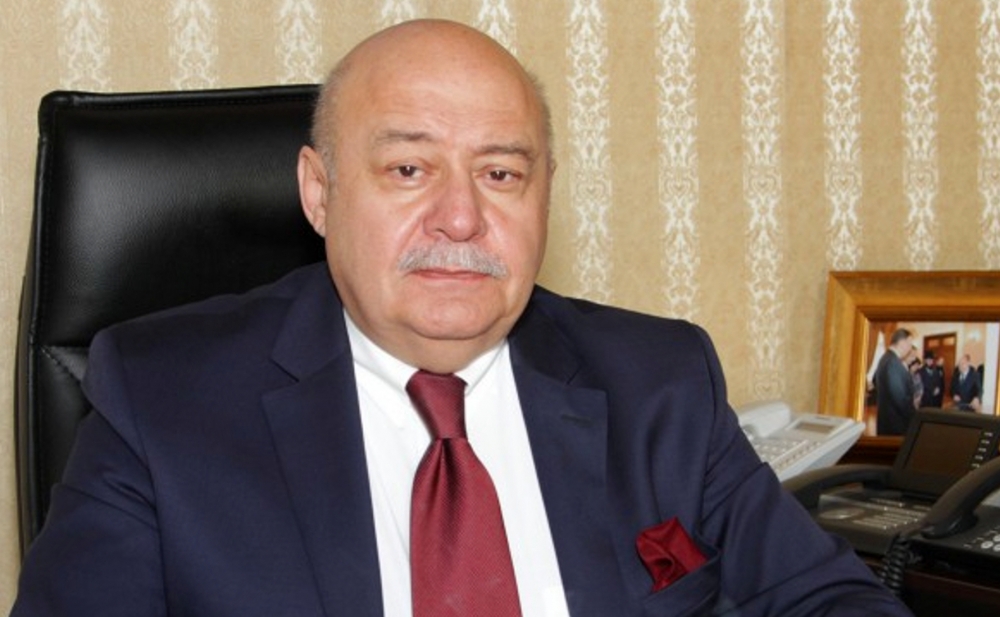 Elbay Qasımzadə yenidən sədr seçildi