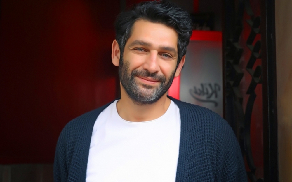 “Qəbiristanlıqları gəzməyə xüsusi marağım var"