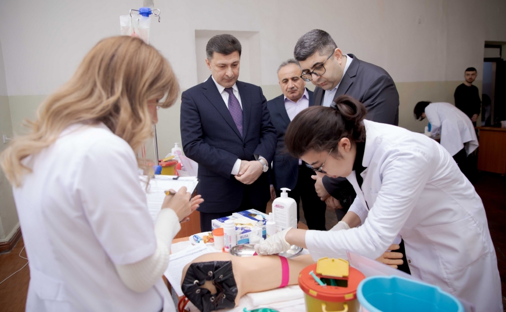Rektor klinik bacarıq üzrə imtahanları izləyib - Fotolar